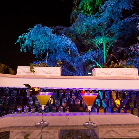 Padam Boutique Hotel Tiranë Bilik gambar